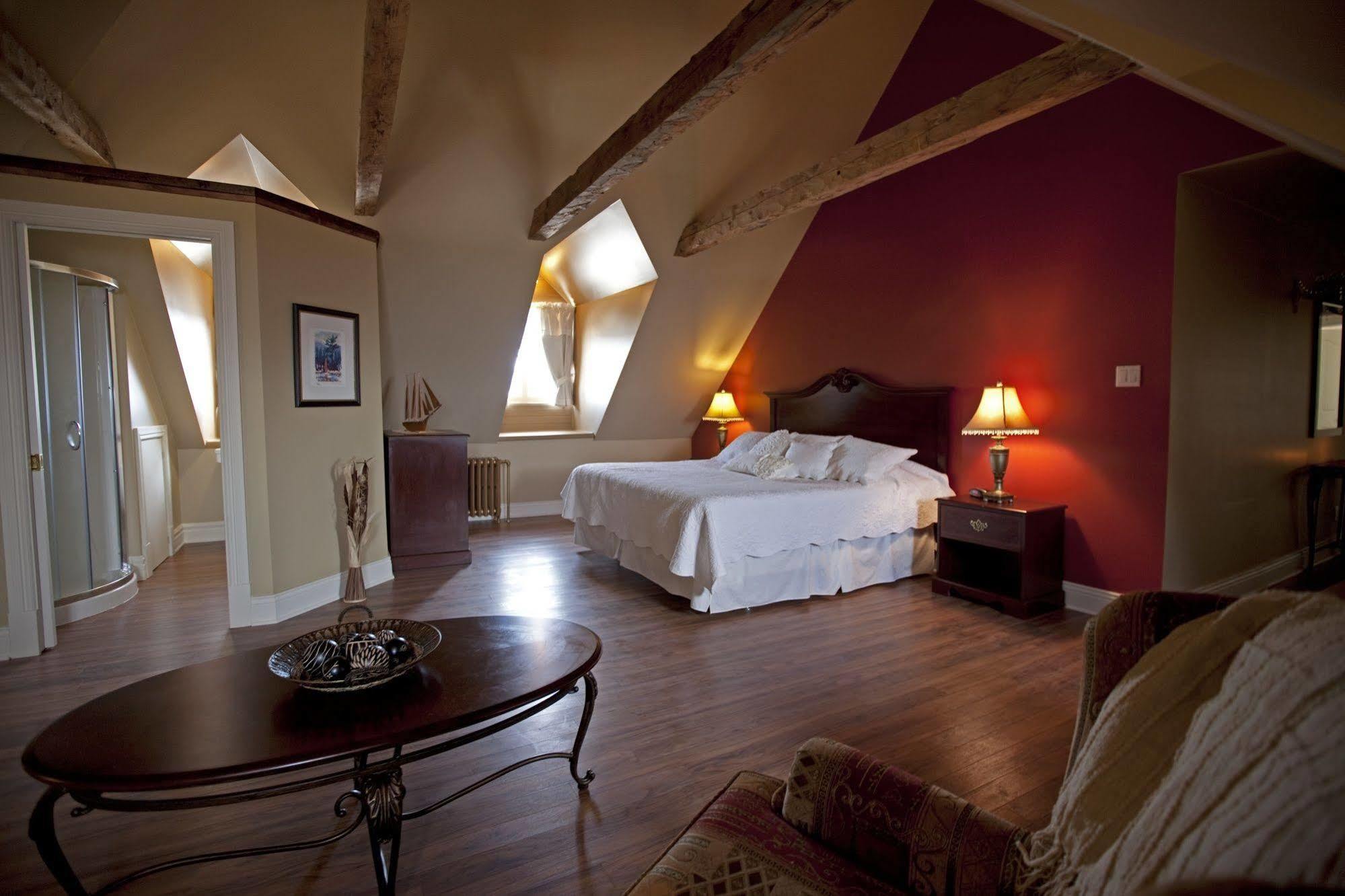 Auberge Chateau Lamontagne Sainte Anne des Monts Bagian luar foto